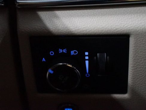 Used 2018 Jeep Grand Cherokee Limited w/ Luxury Group II RWD image 24
