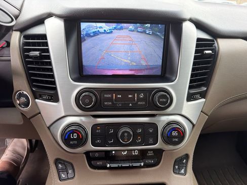 Used 2016 GMC Yukon XL SLT w/ Open Road Package AWD/4WD image 13