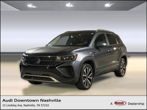 Used 2022 Volkswagen Taos SE FWD image 1