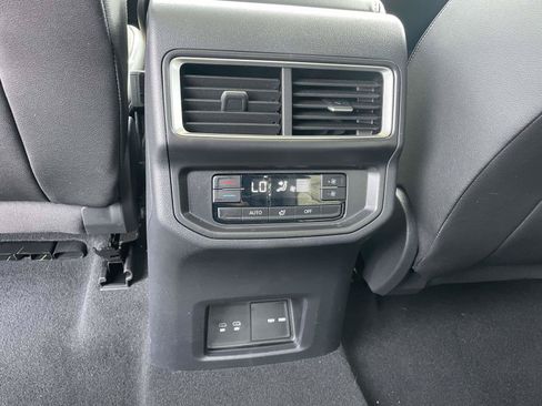 Certified 2026 Volkswagen Atlas SE w/ Panoramic Sunroof Package FWD image 14