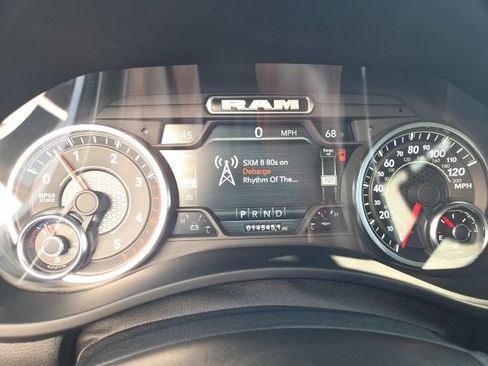 Used 2024 RAM 2500 Laramie AWD/4WD image 10