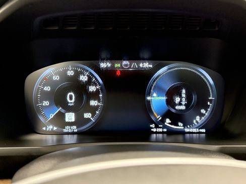 Used 2021 Volvo XC90 T8 Inscription Expression w/ Advanced Package AWD/4WD image 13