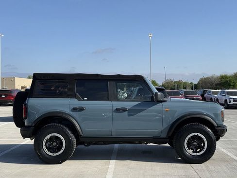 Used 2021 Ford Bronco Badlands w/ Sasquatch Package AWD/4WD image 3