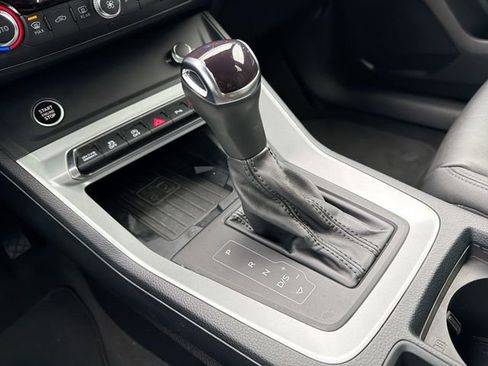 Used 2024 Audi Q3 2.0T Premium image 22