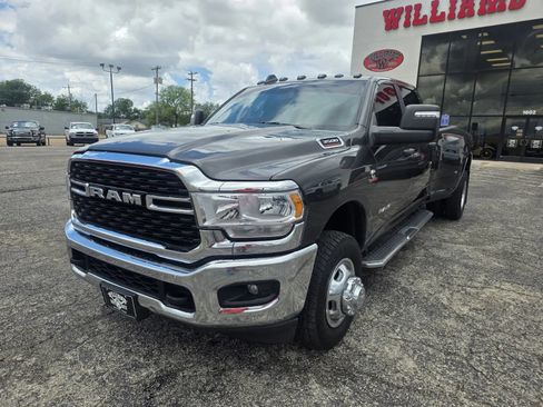 Used 2024 RAM 3500 Big Horn w/ Heated Seats & Wheel Group AWD/4WD image 3