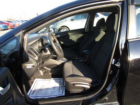 Used 2017 Kia Forte LX w/ LX Popular Package image 13