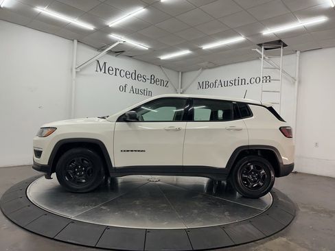 Used 2019 Jeep Compass Sport w/ Tech Group FWD image 3