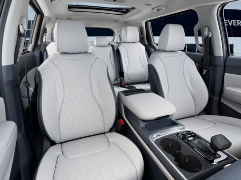 New 2026 Kia Carnival SX w/ SX Dark Edition Package FWD image 17