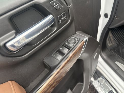 Used 2020 Chevrolet Silverado 1500 High Country w/ Technology Package image 16