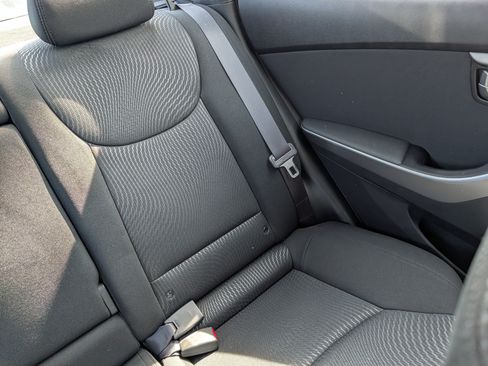 Used 2015 Hyundai Elantra SE w/ Option Group 03 FWD image 14