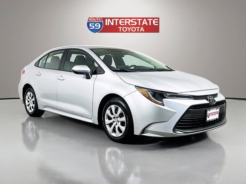 Certified 2025 Toyota Corolla LE FWD image 1