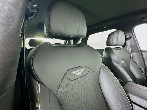Used 2022 Bentley Bentayga AWD/4WD image 69