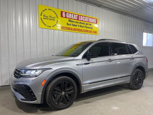 Used 2022 Volkswagen Tiguan SE R-Line image 1
