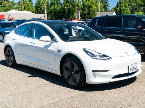 Used 2020 Tesla Model 3 Standard Range Plus RWD image 1