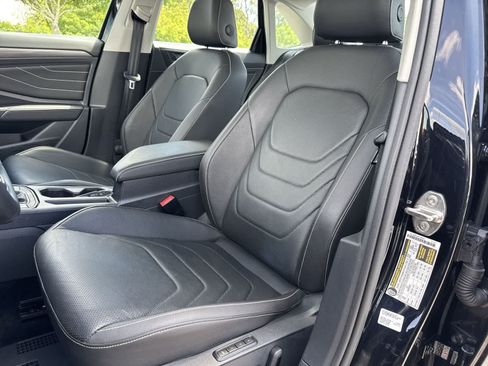 Used 2024 Volkswagen Jetta SEL FWD image 41
