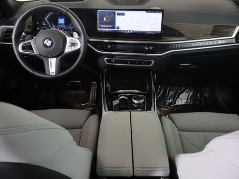 Used 2026 BMW X7 xDrive40i w/ M Sport Package image 31