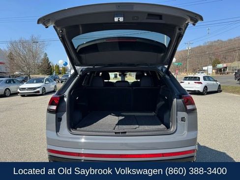 Certified 2025 Volkswagen Atlas Cross Sport SEL R-Line AWD/4WD image 19