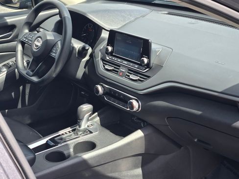Used 2024 Nissan Altima 2.5 S FWD image 8