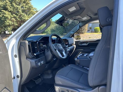 Used 2024 GMC Sierra 1500 Elevation image 36