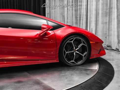 Used 2020 Lamborghini Huracan EVO image 42
