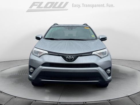 Used 2018 Toyota RAV4 Limited FWD image 2