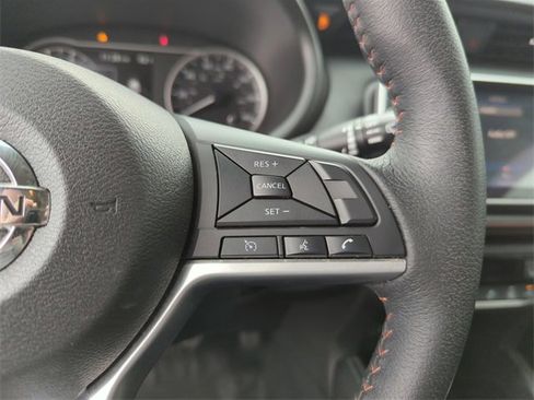 Certified 2019 Nissan Kicks SR w/ SR Premium Package image 37