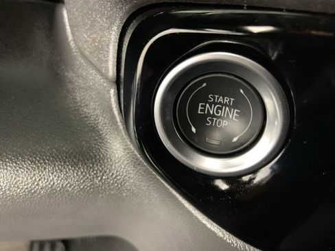 Used 2025 GMC Sierra 1500 Elevation image 28