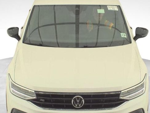Used 2023 Volkswagen Tiguan SE R-Line AWD/4WD image 3
