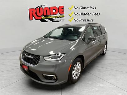 Used 2022 Chrysler Pacifica Touring-L