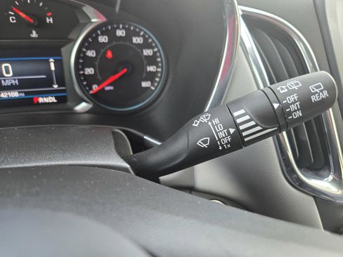 Used 2024 Chevrolet Equinox LS w/ LS Convenience Package FWD image 19