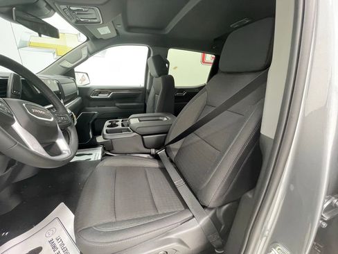 New 2026 GMC Sierra 1500 SLE image 15