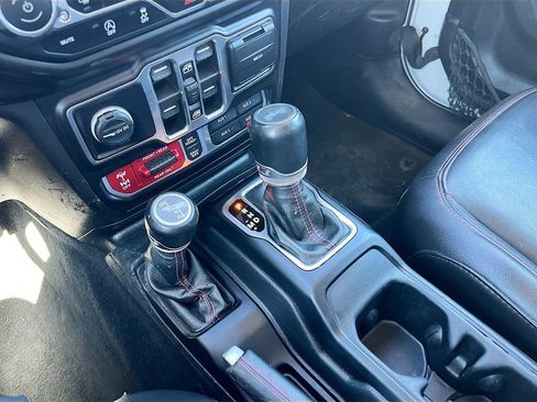 Used 2023 Jeep Wrangler Unlimited Rubicon w/ LED Lighting Group AWD/4WD image 16