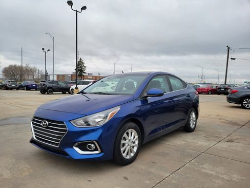 Used 2021 Hyundai Accent SEL image 3
