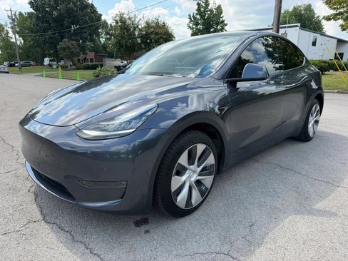 Used 2021 Tesla Model Y Long Range AWD/4WD image 9