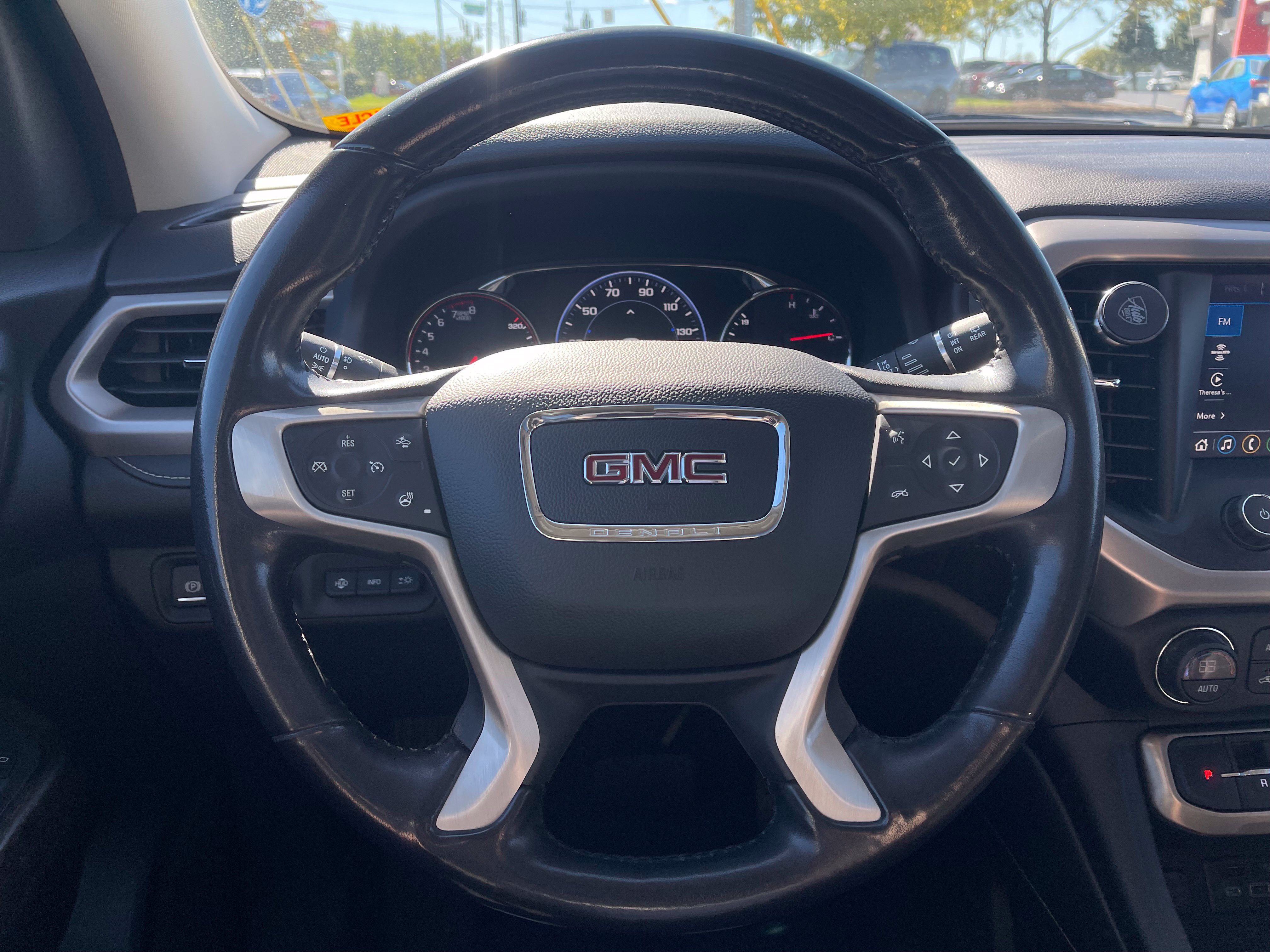 Used 2022 GMC Acadia Denali w/ Denali Ultimate Package FWD image 10