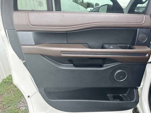 Used 2020 Ford Expedition Max King Ranch w/ Cargo Package RWD image 19