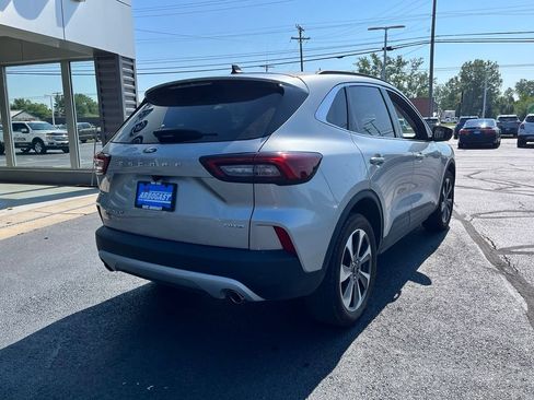 Used 2023 Ford Escape Platinum AWD/4WD image 4