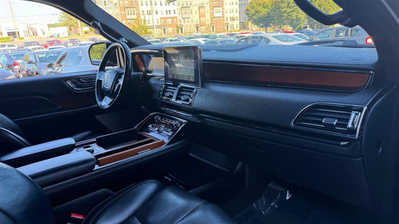 Used 2019 Lincoln Navigator L Reserve w/ Cargo Package AWD/4WD image 6