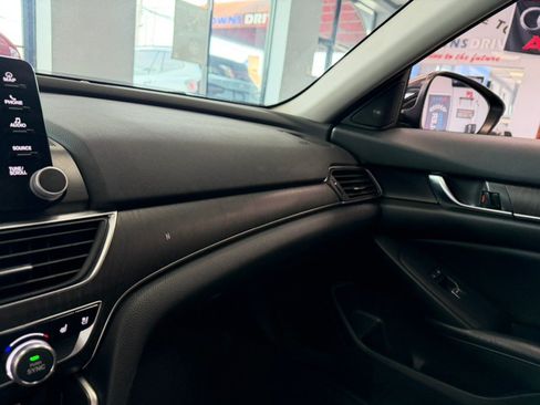 Used 2018 Honda Accord Touring image 48