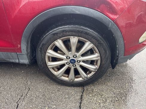 Used 2017 Ford Escape Titanium image 3