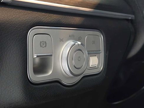 Used 2024 Mercedes-Benz GLE 350 4MATIC image 25