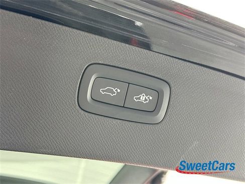 Used 2025 Volvo XC90 B6 Ultra w/ Protection Package Premier image 47