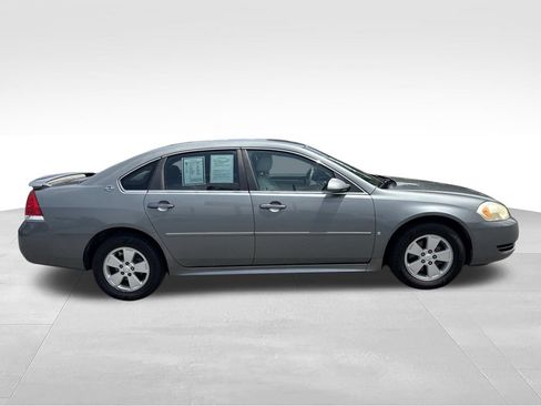 Used 2009 Chevrolet Impala LT w/ Luxury Edition Package FWD image 6