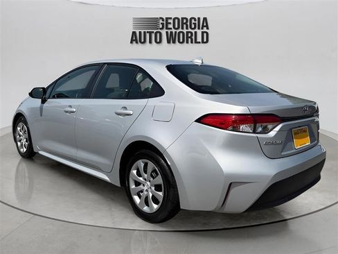 Used 2023 Toyota Corolla LE FWD image 12