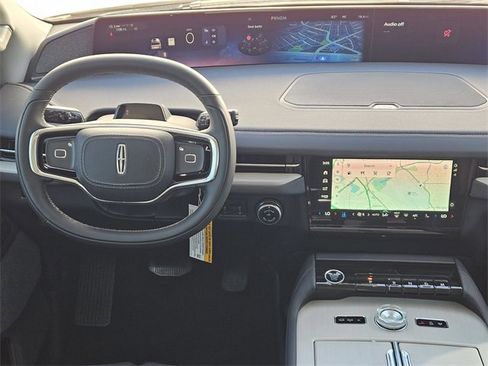 New 2025 Lincoln Navigator L Reserve image 24