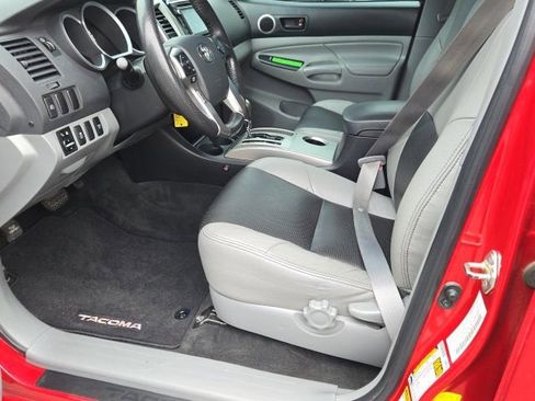 Used 2015 Toyota Tacoma 4x4 Double Cab image 12