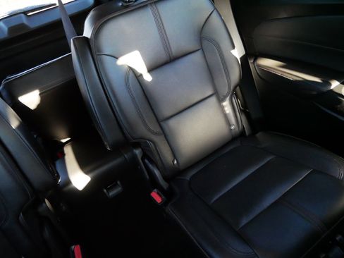 Used 2024 Chevrolet Traverse RS image 14