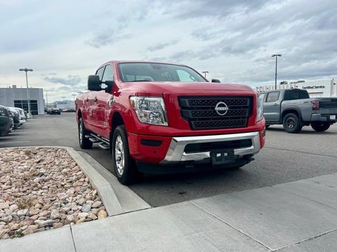 Used 2024 Nissan Titan SV w/ SV Convenience Package AWD/4WD image 4