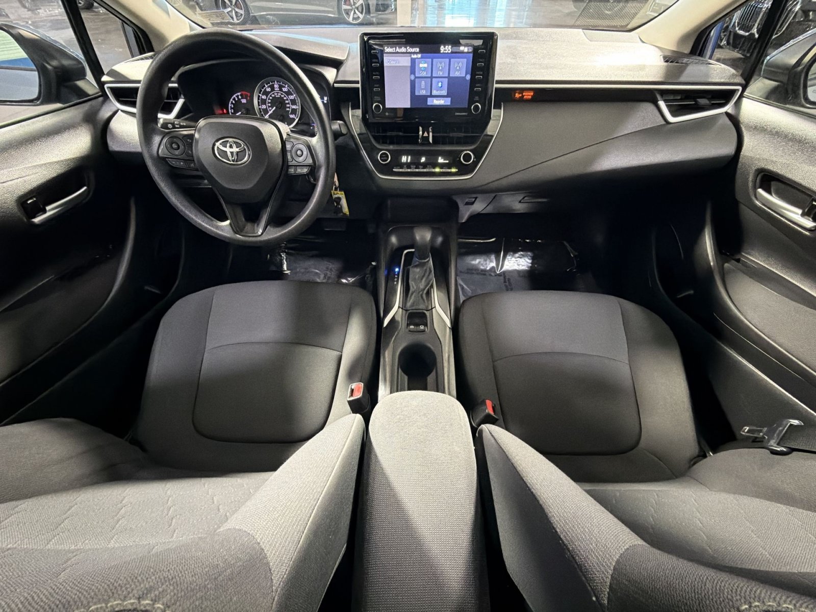 Used 2021 Toyota Corolla LE FWD image 33