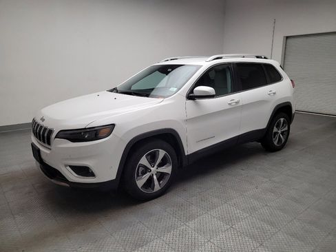 Used 2019 Jeep Cherokee Limited w/ Technology Group FWD image 2